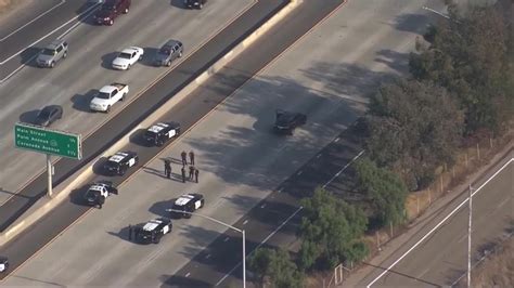 Police pursue murder suspect on southbound I-5 to San Diego County